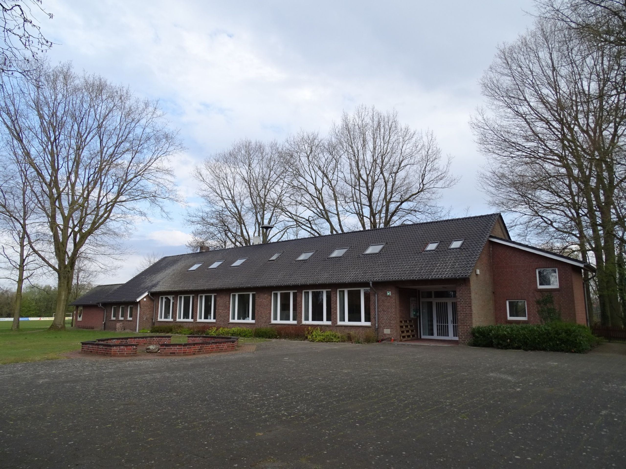 Alte Linde, Friedhof